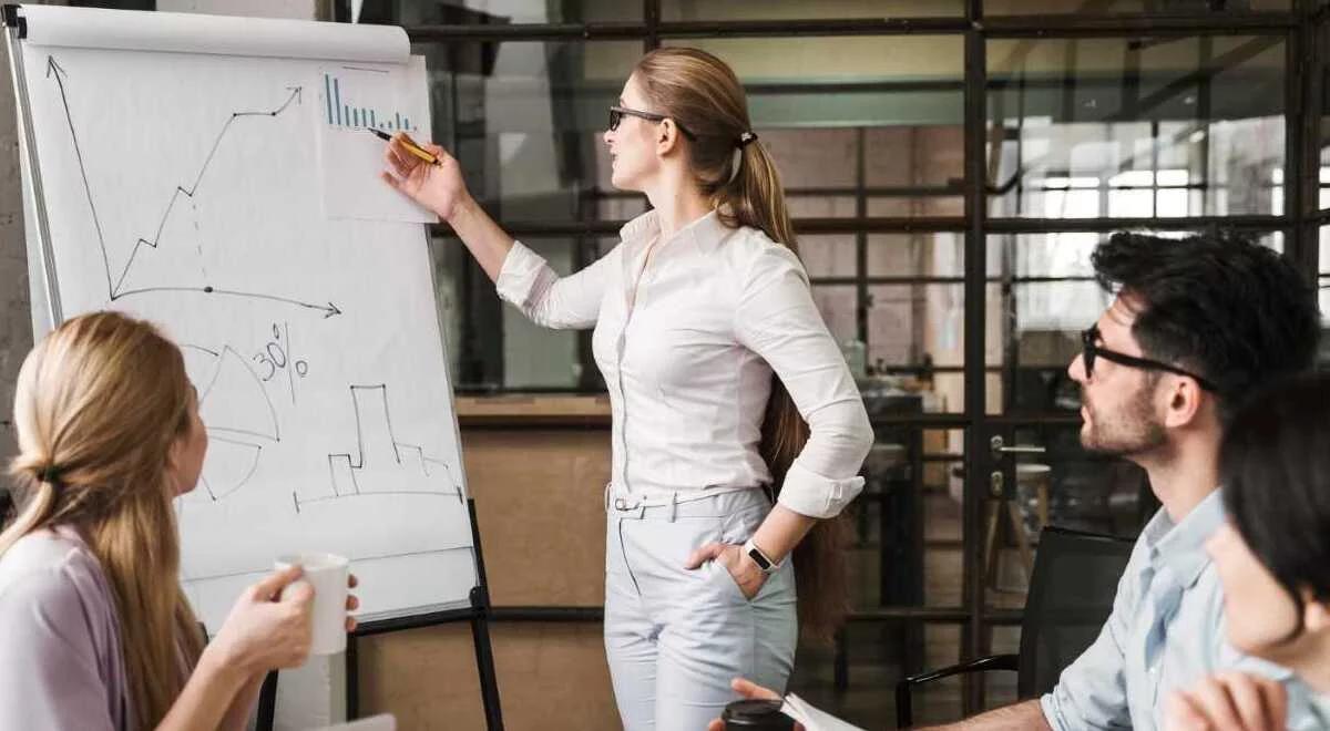 XVII edycja konkursu Sukces Pisany Szminką. Badanie "Polki i przedsiębiorczość 2025"